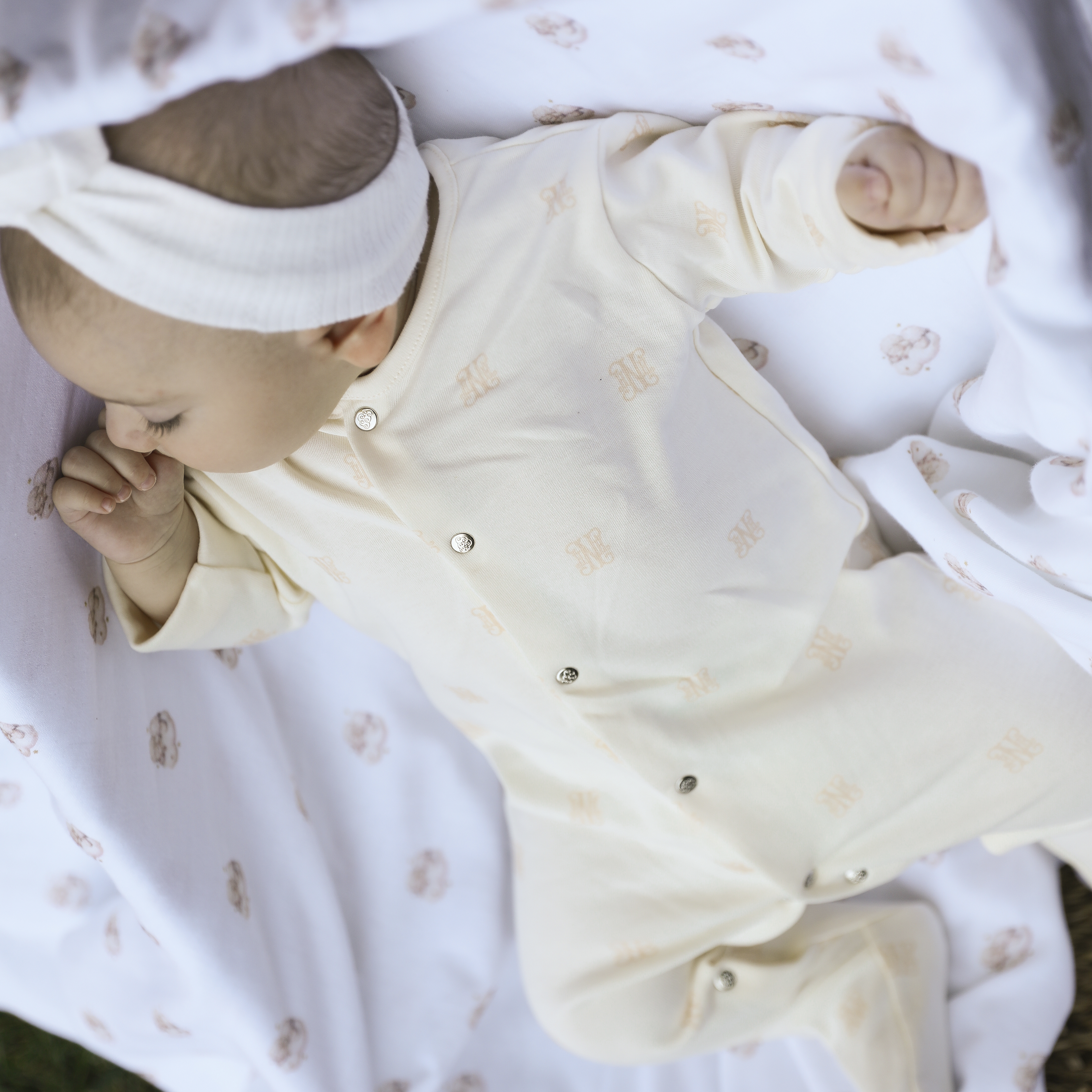 Monogram Desenli Tulum