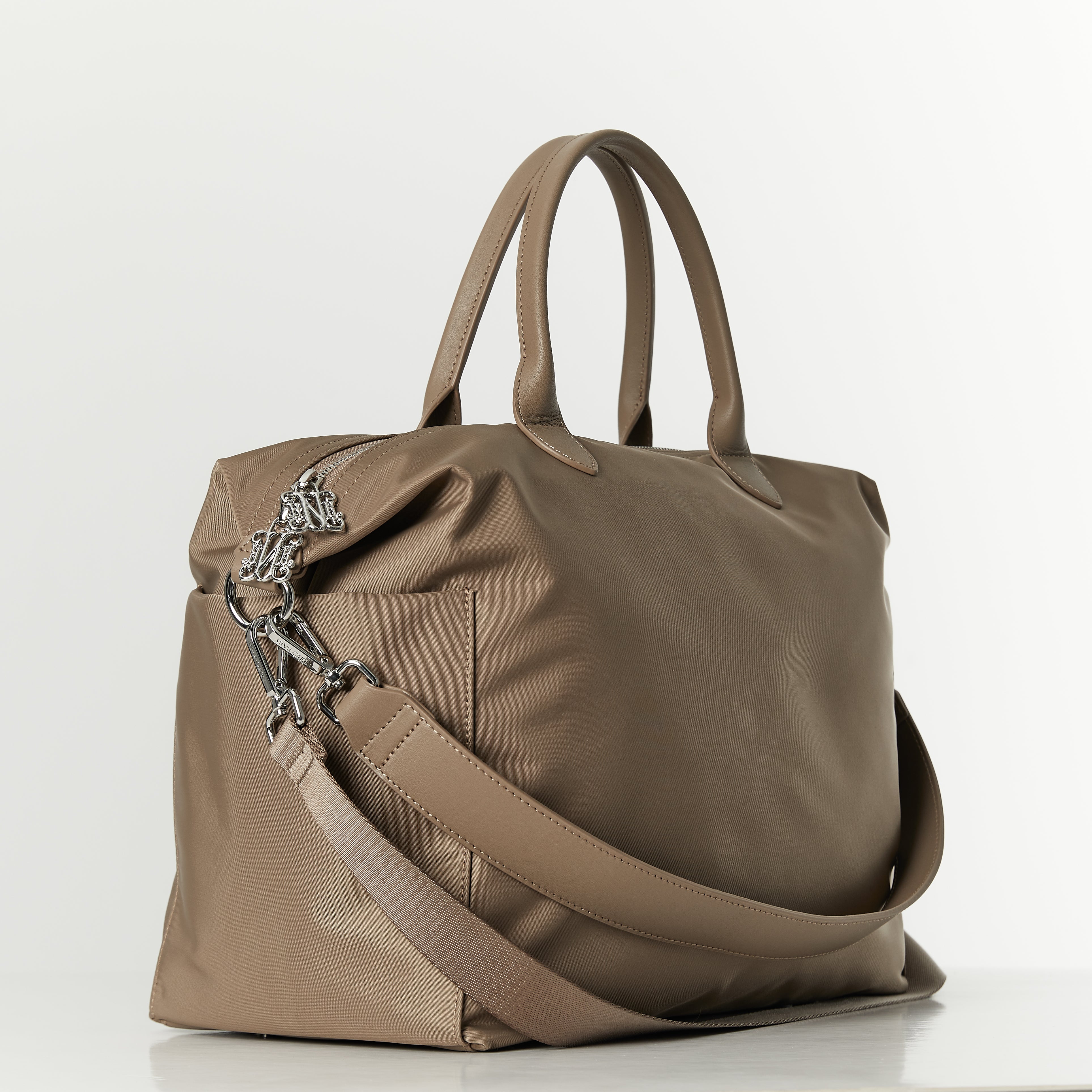 Monogram Vizon Anne Bebek Çantası